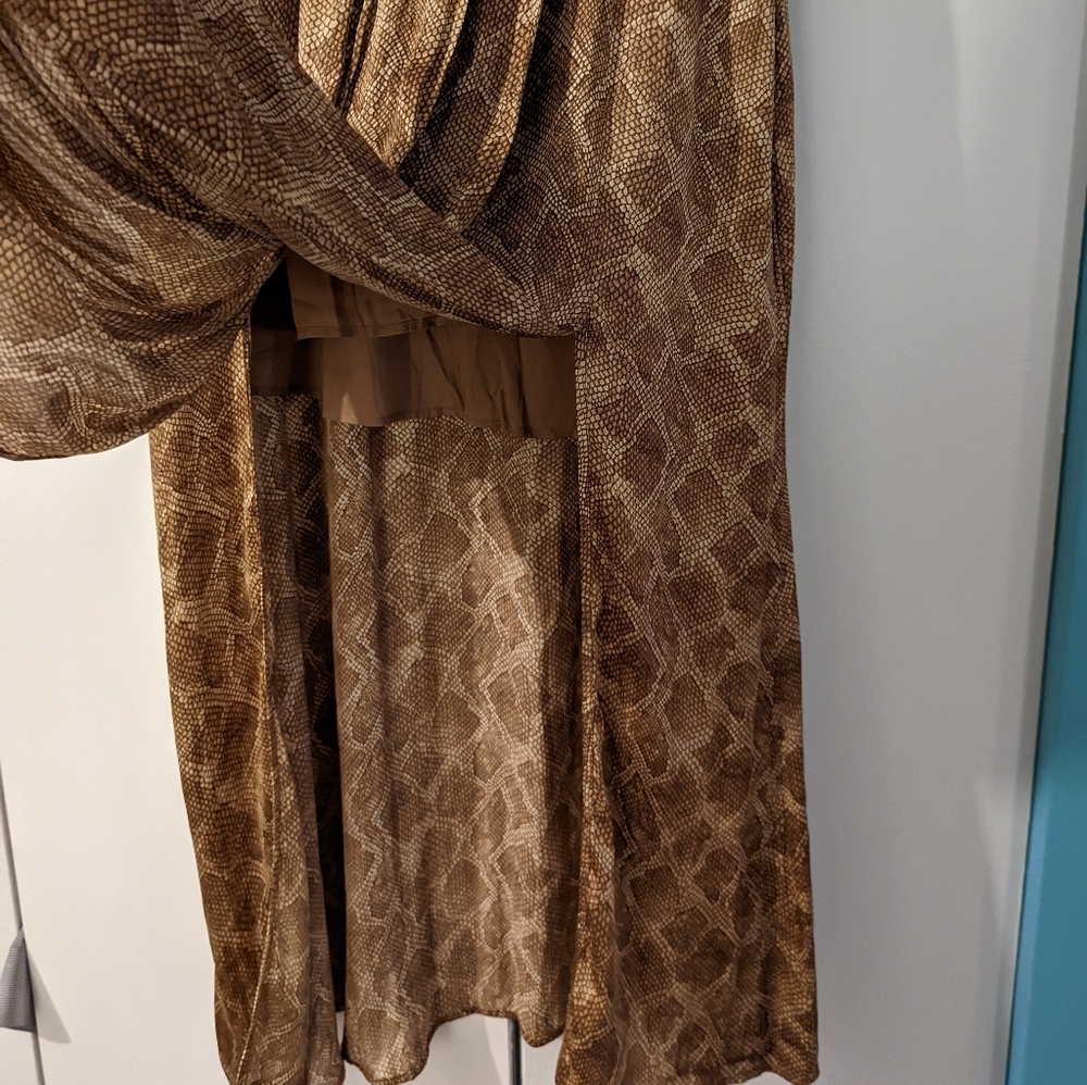🆕 NWOT Paige flowy Alayna bronze snake print dress w/2 front slits (no belt) - Picture 8 of 16